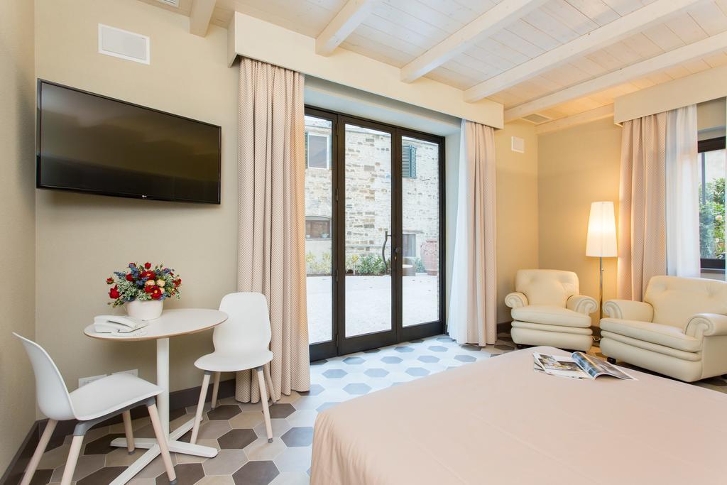 דירות סן סברינו מארקה Palazzo Gentili מראה חיצוני תמונה