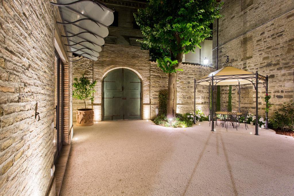 דירות סן סברינו מארקה Palazzo Gentili מראה חיצוני תמונה